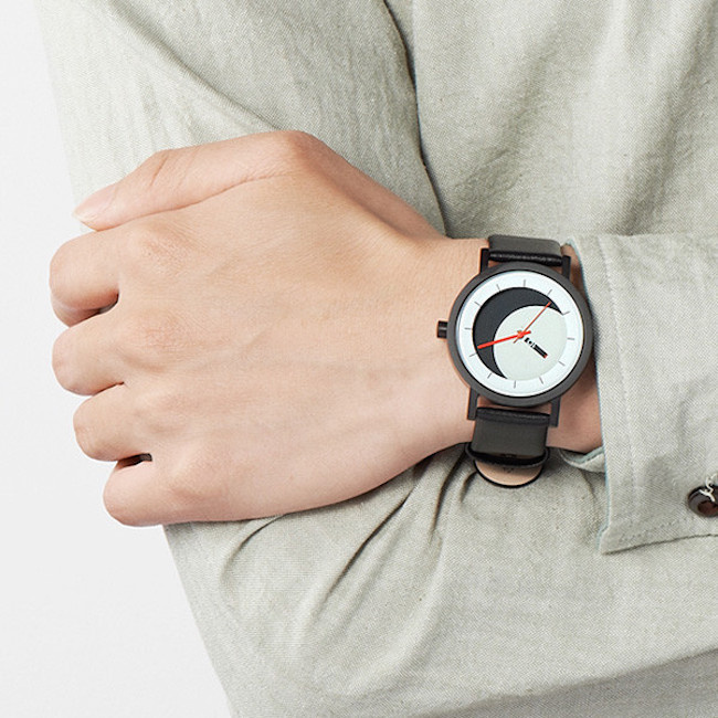 The Lunaround Watch #tech #flow #gadget #gift #ideas #cool