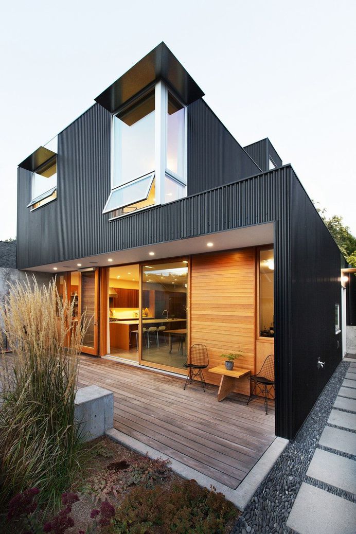 Low-Maintenance and Modern Version of a Traditional Seattle House 2
