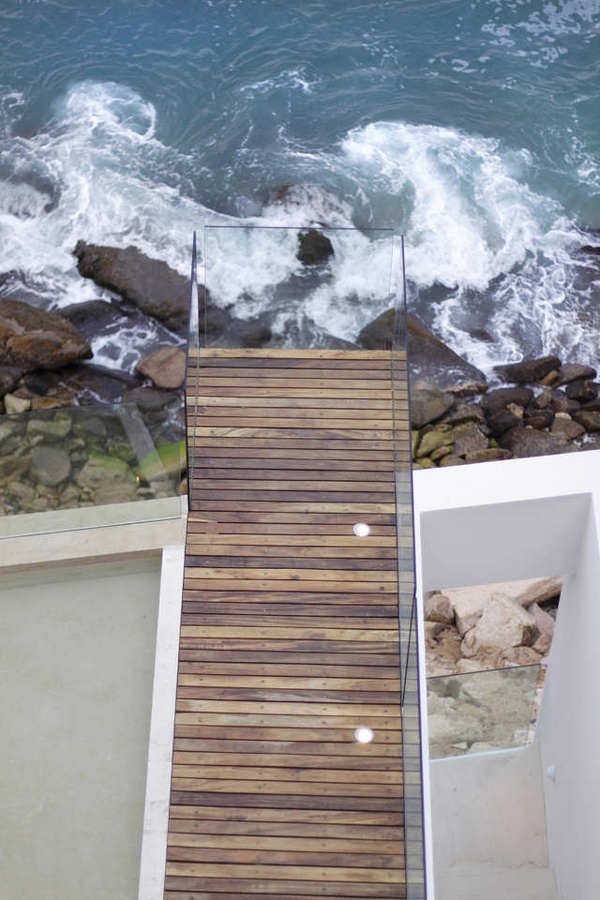 Cantilevered viewing deck #balcony #architecture #deck