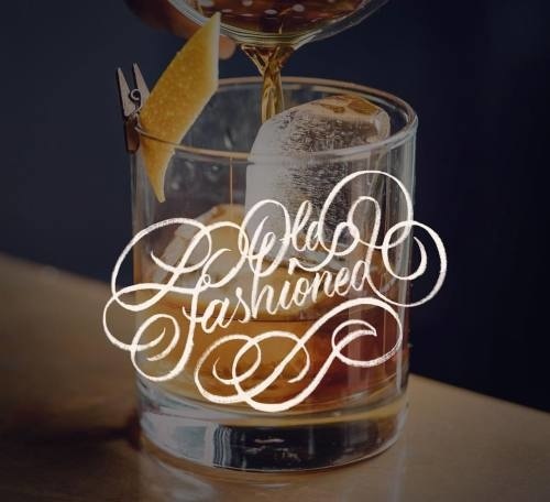 Old Fashioned for them cold winter nights - 📷by @a_r_j / @unsplash - #strengthinletters #handlettering #lettering #cocktails #drunkletter