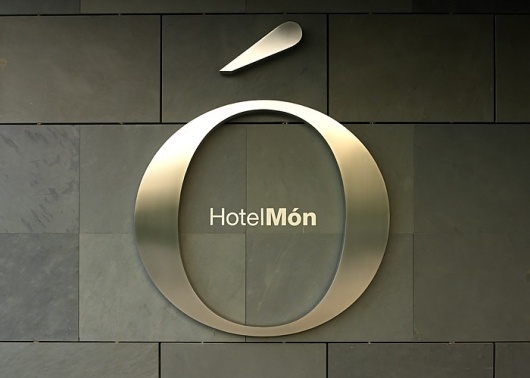 Fundació Caixa Manresa / Naming and identity Món Sant Benet / Signage #logo