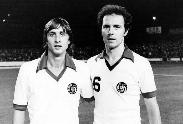 tumblr_mgd7ihDPaz1rs466uo1_1280.jpg (1280×869) #cruyff #beckenbauer