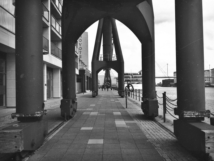 London royal docks | Flickr - david walby #white #london #& #black #walby #iphone #photography #david #dock