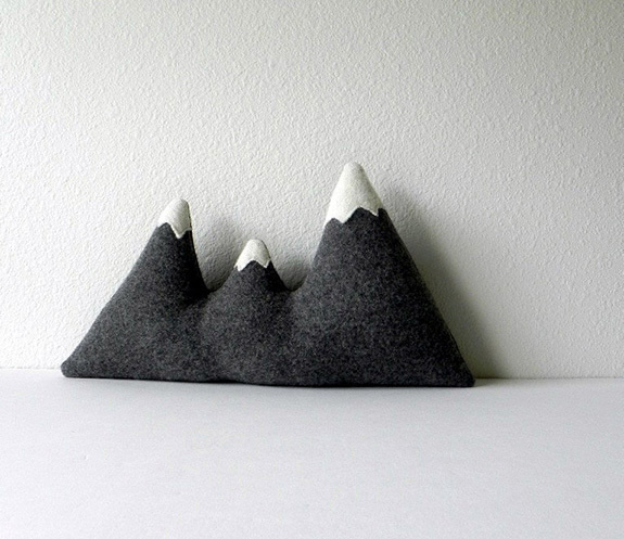 Grey wool mountain range pillow #diy #pillow #mountain