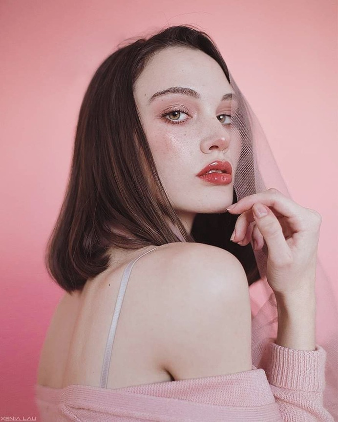 Charming Female Portrait Photography by Xenia Lau