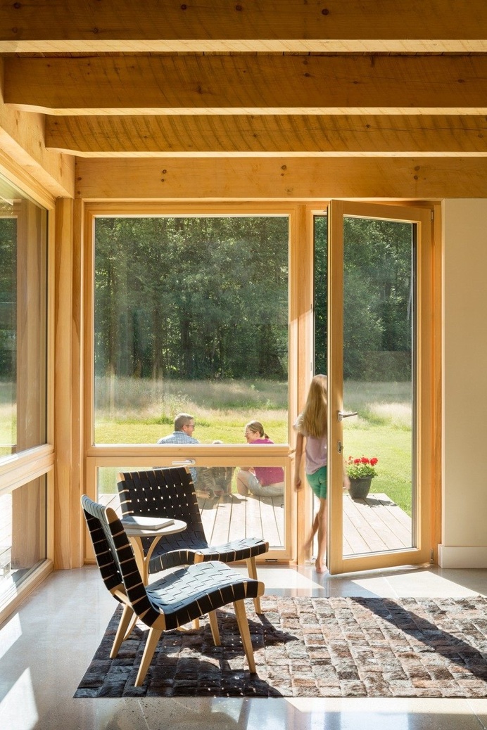 Hayfield House Features Traditional Forms and Modern Interior Design 3