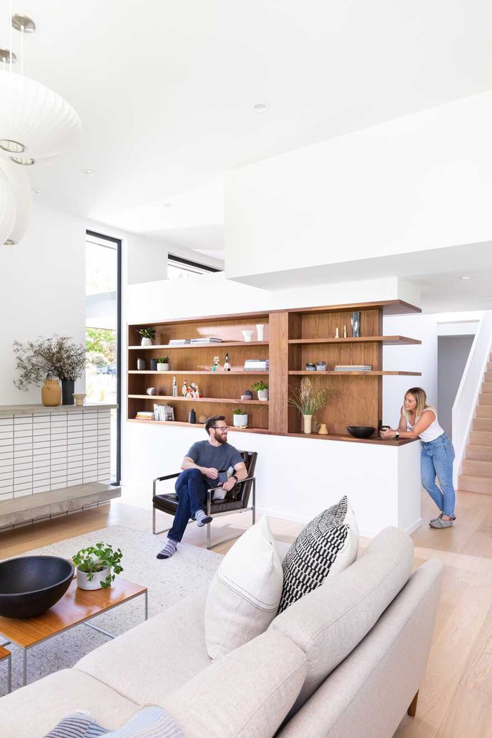 Edgemont Family Home Completely Clad in Black Metal