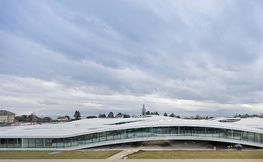 1269274013-03epfl-sanaa-09-11-3266.jpg (JPEG Image, 742x460 pixels) #photography #architecture #sanaa