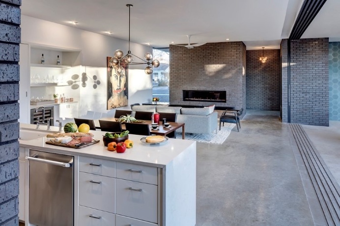 This Austin House Enables a Flexible Lifestyle – Main Stay House