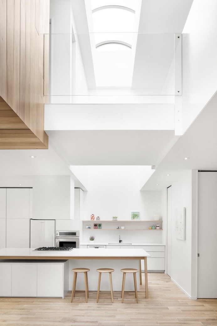 Mentana House – Minimalist Home by EM Architecture