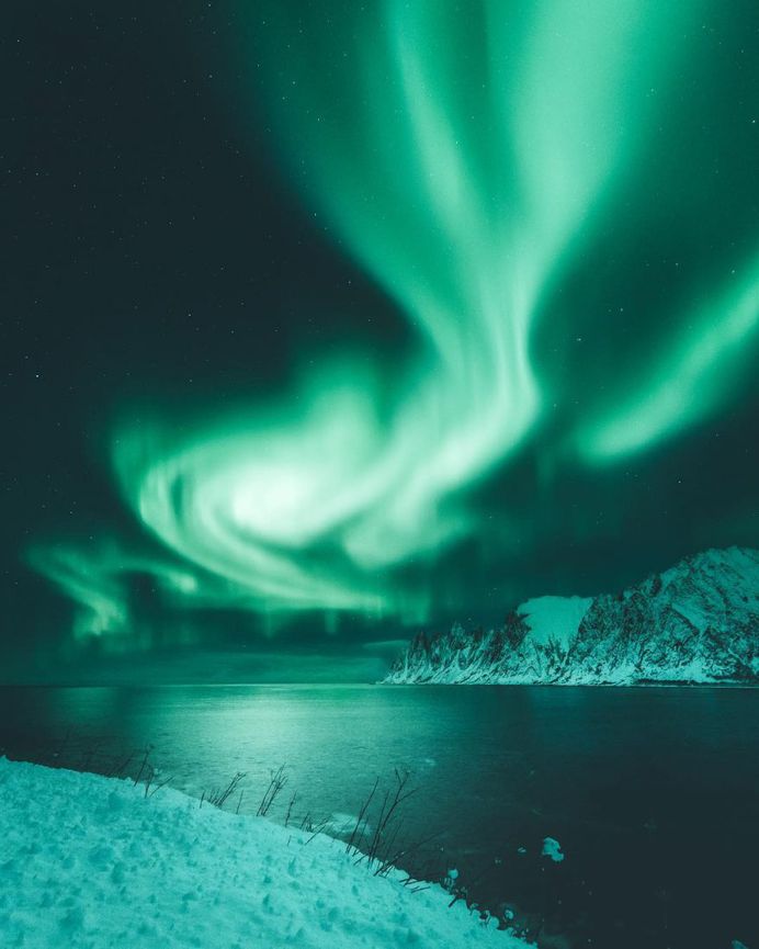 Steffen Fossbakk Captures Norway's Northern Lights in Spectacular Show