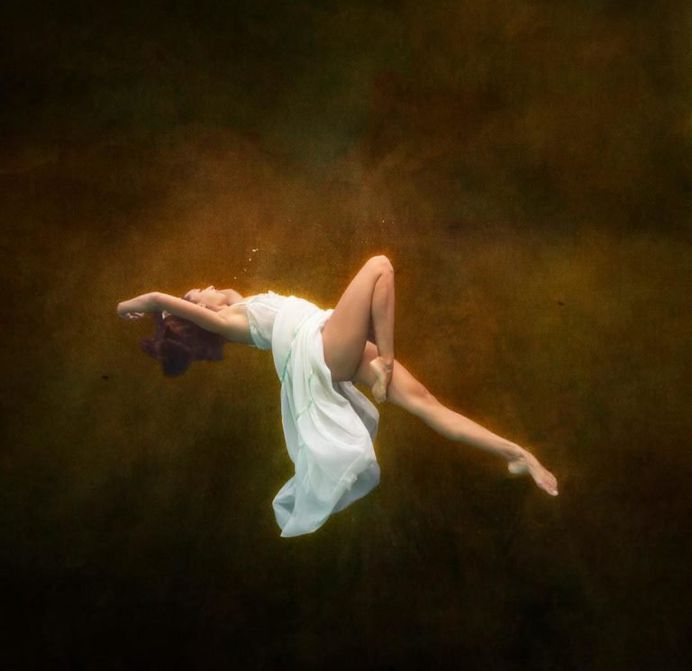 Underwater Fine Art Portrait Photography by Craig Colvin