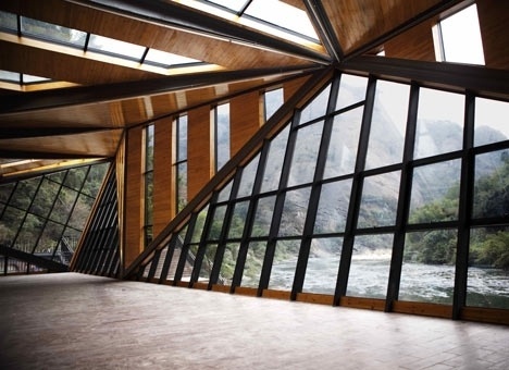 Dezeen » Blog Archive » Tianmen Mountain Restaurant by Liu Chongxiao #glass #river #mountain #architecture