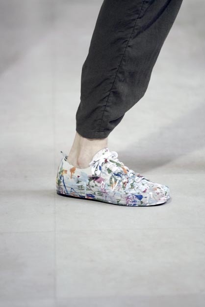 bostonroll:Ann Demeulemeester spring 2006 'artist' sneakersTrue grail of mine… while most of this collection is listed under "ABSOLU #2006 #ss #demeulemeester #ann