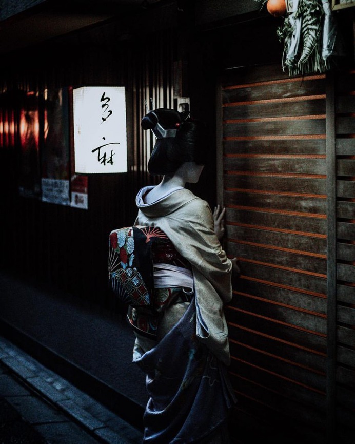 Cinematic Street Portraits in Japan by Michelle Viljoen
