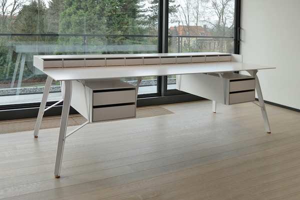 Office Desk L by A+A Cooren #minimalist #desk #minimal #minimalism