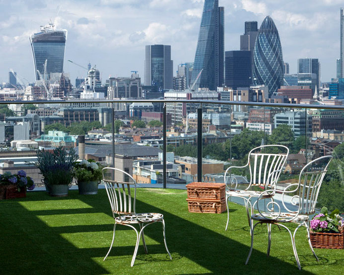 Luxury Penthouse Designed by Amos and Amos roof terrace private garden #interior #design #decor #home #outdoor
