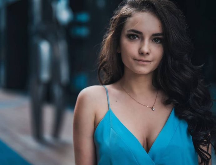Beautiful Female Portrait Photography by Daria Klepikova