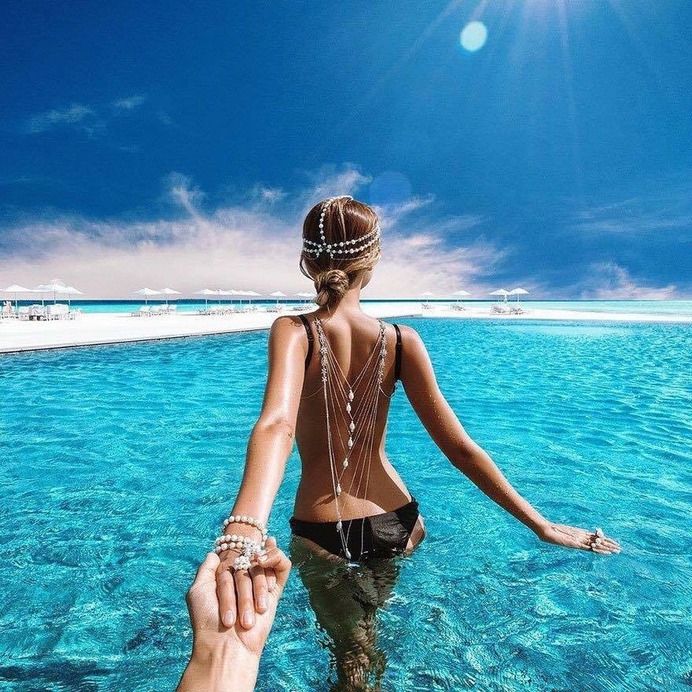 It is especially in solitude that one feels the advantage of living with someone who can think. É sobretudo na solidão que se sente a vantagem de viver com alguém que saiba pensar. Jean-Jacques Rousseau