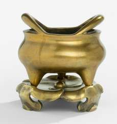 Incense burner 'thing' on a Stand made of brass-coloured Bronze