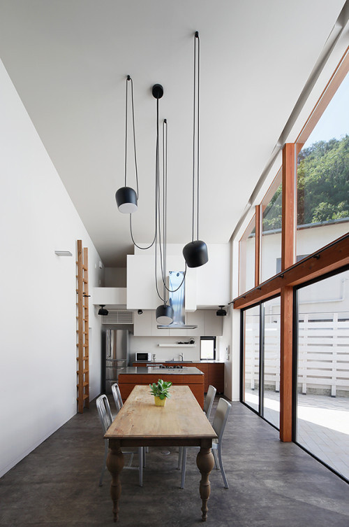 Irita Beach House by FEDL