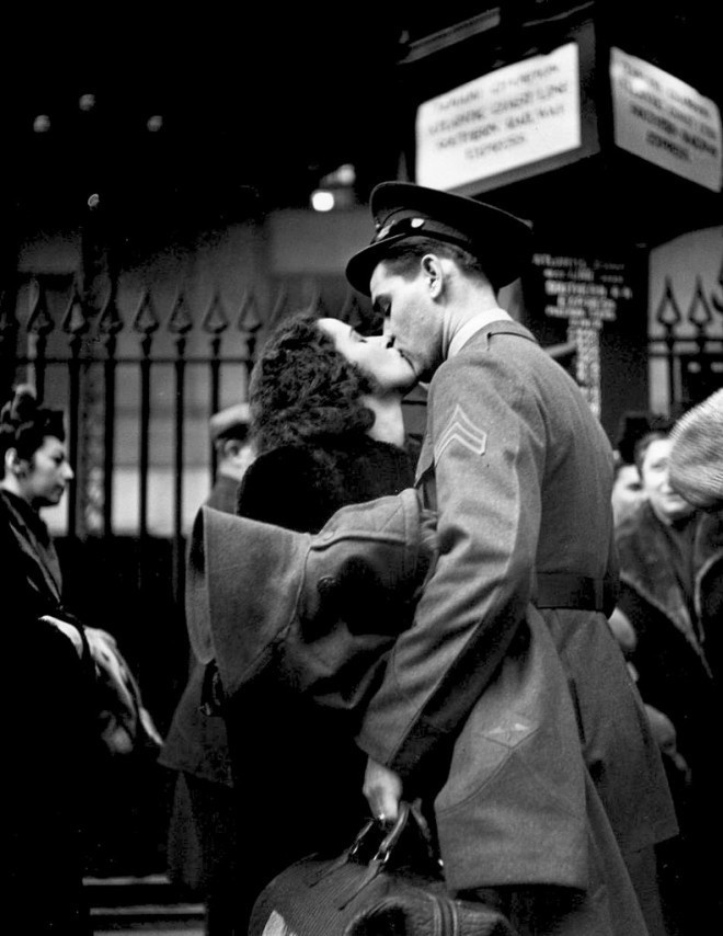 Black and White Photography by Alfred Eisenstaedt #inspiration #white #black #photography #and