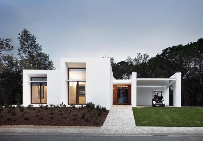 La Pineda House in Girona, Spain by Jaime Prous Architects