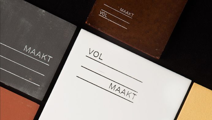 VIRGINIE ROSSEEL designed the modern and minimal brand identity for Volmaakt, social design concept based in Ghent, Belgium. For more of the most beautiful designs visit mindsparklemag.com