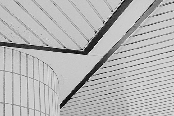 PATTERNITY // BLACK AND WHITE CEILING #lines #architecture #space