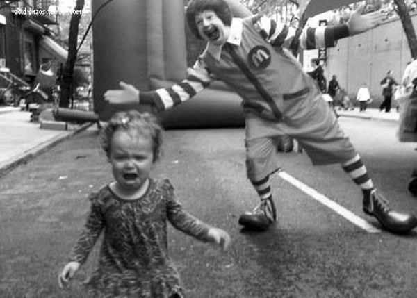 selection du weekend 37 45 #shock #mcdonalds #escape #kid #child #fear #clown #crying
