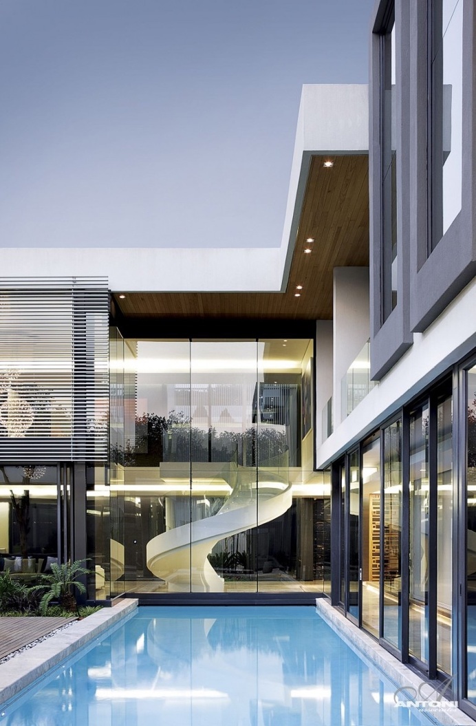 Modern Mansion With Perfect Interiors by SAOTA