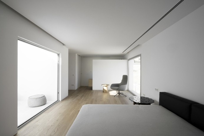 House H by Bojaus Arquitectura #interior #minimalist #minimalism