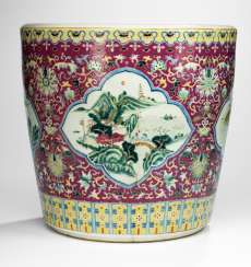 A large 'Famille rose Cachepot with landscape decor in eight passigen cartridges #Sets #Tea sets #Porcelain sets #Antique plates #Plates #Wall plates #Figures #Porcelain figurines #porcelain