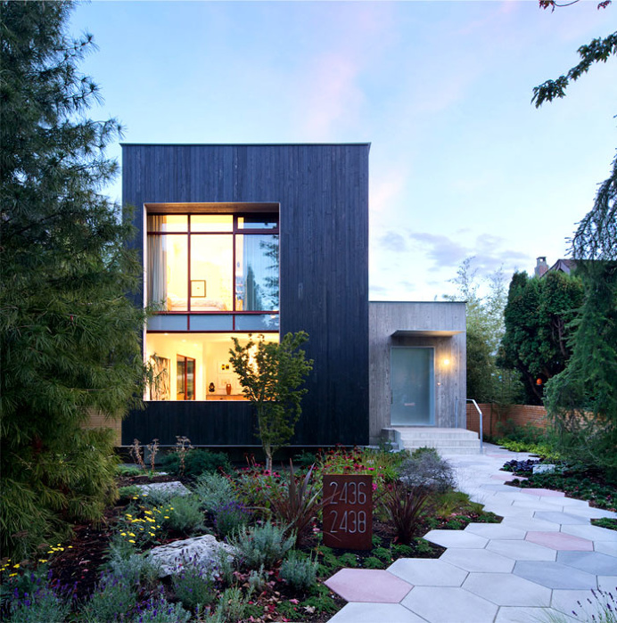 Modern House in Vancouver with a Green Wall at Backyard - InteriorZine