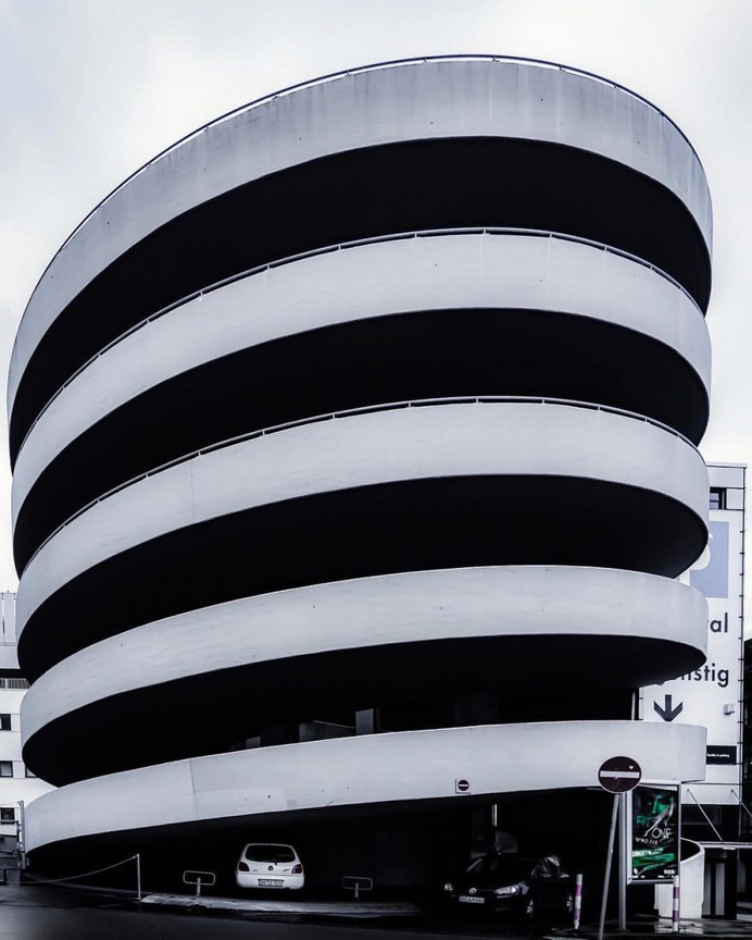 Minimalist and Symmetry Architecture Photography by Alex Mesquita