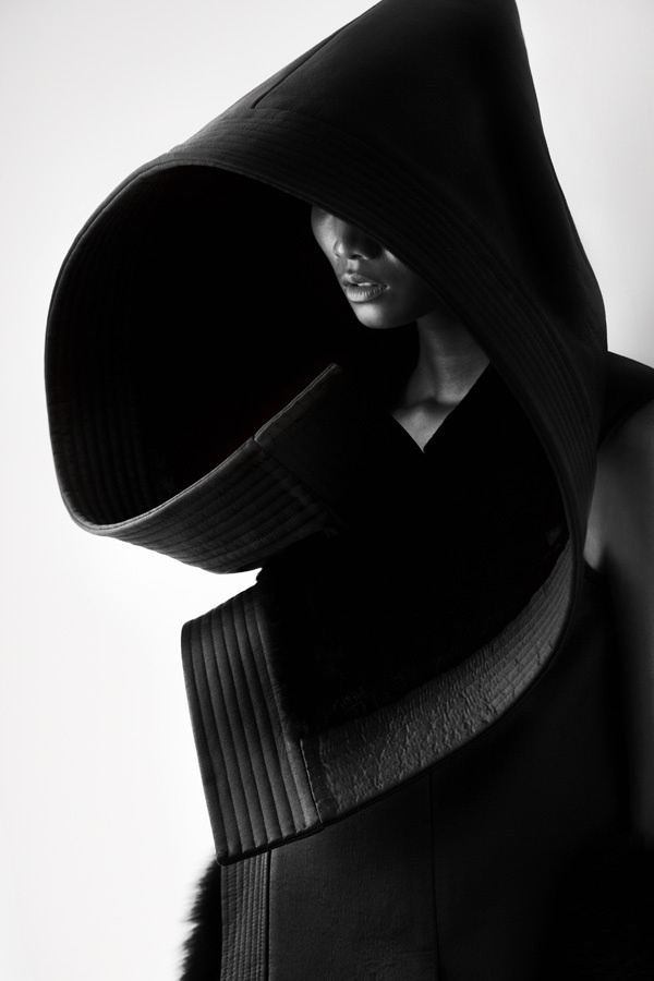 12e6cf4c351fd4603aef0c662cb496bd #dark #photo #white #black