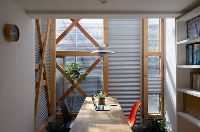 Row House in Ikunoku