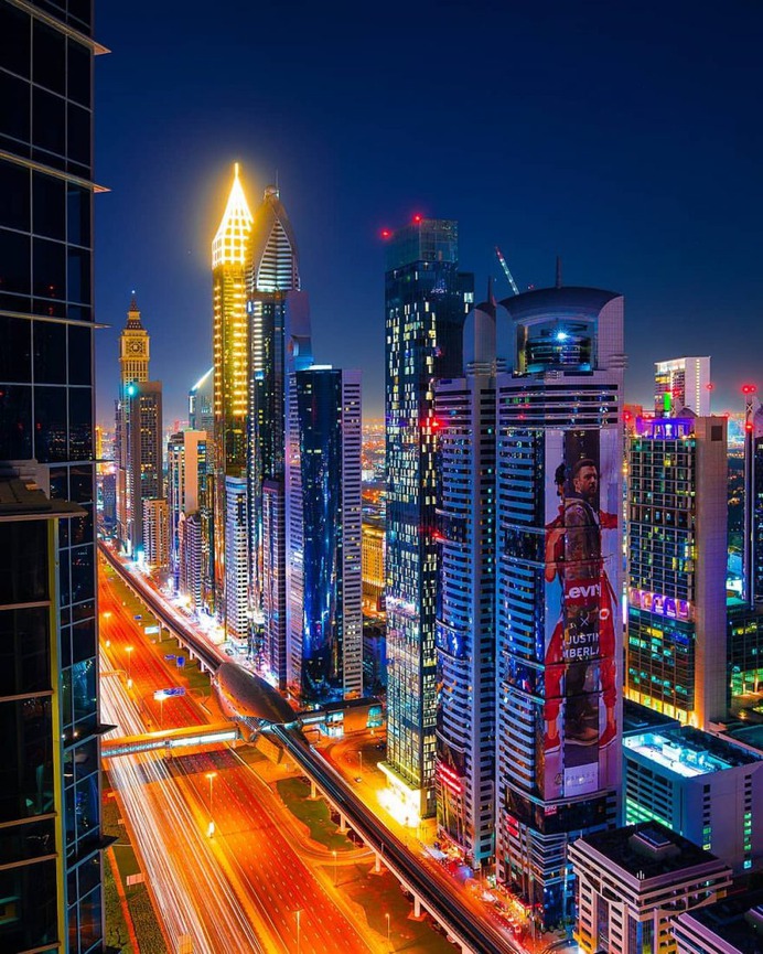 Colorful and Majestic Cityscapes of Dubai by Christopher Wölner-Hanssen