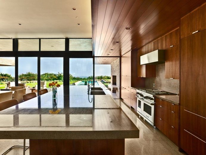 Marmol Radziner Designs an Elegant and Stylish Home in Beverly Hills 6