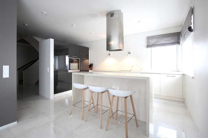 House 02