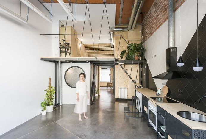 UPHouse in Madrid - a Recycled House into Another House