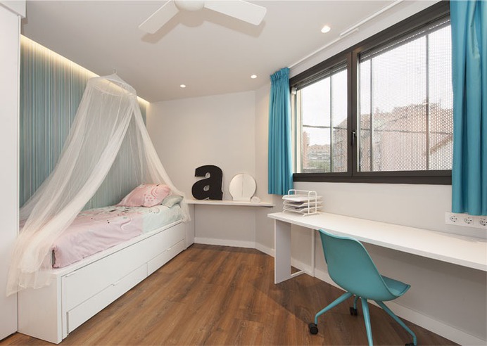 From Industrial Premises to Comfortable Housing in Barcelona by Sincro - InteriorZine