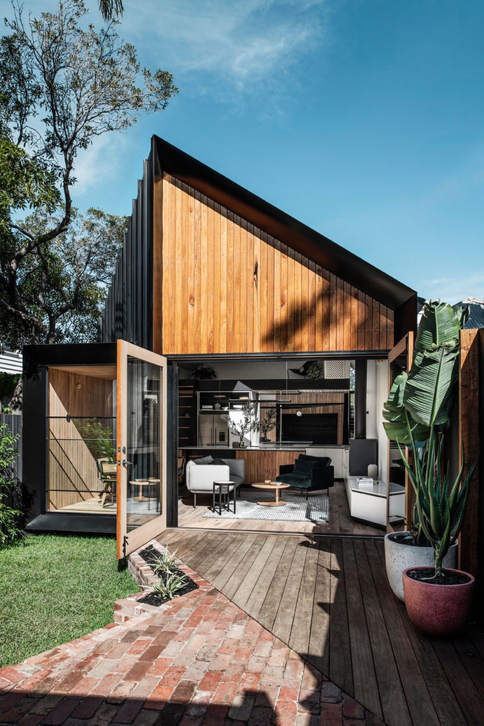 Shifted roof over living room area – shift follows thru into interior