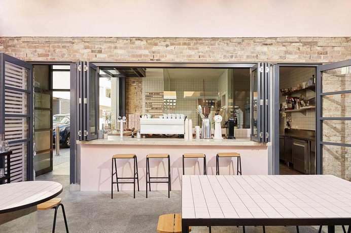 Rollers Bakehouse Identity - Mindsparkle Mag Tucked behind The Corso esplanade in Manly, Sydney, is a new pastry bakehouse called Rollers that experiments with humble pastry formats to create new and exciting flavour profiles. #packaging #identity #branding #design #color #photography #graphic #design #gallery #blog #project #mindsparkle #mag #beautiful #portfolio #designer