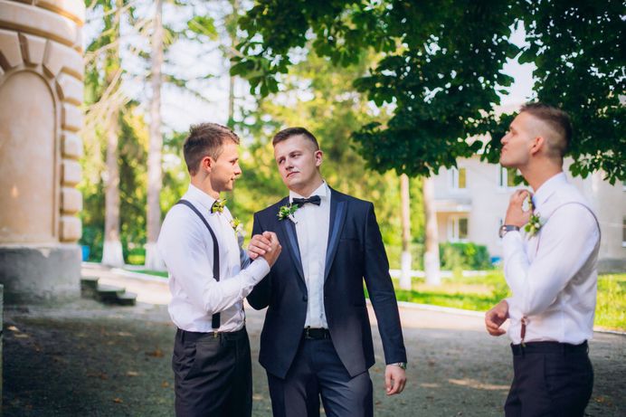 Stumble The couple and guests always look forward to the best man speech at weddings, so it is necessary the introduction is funny, appropriate and captures the audience.