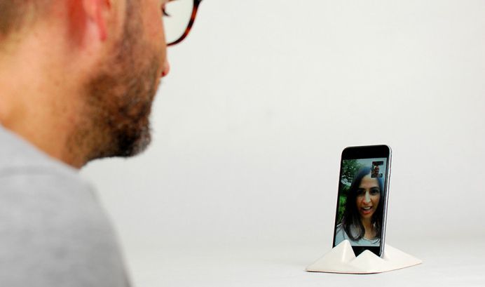 Montelouro - Adaptable stand for mobile devices | Indiegogo