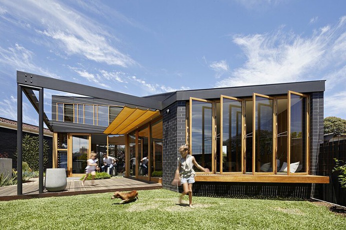 Additional Living Space Was Added To This 1960s Home in Melbourne 1