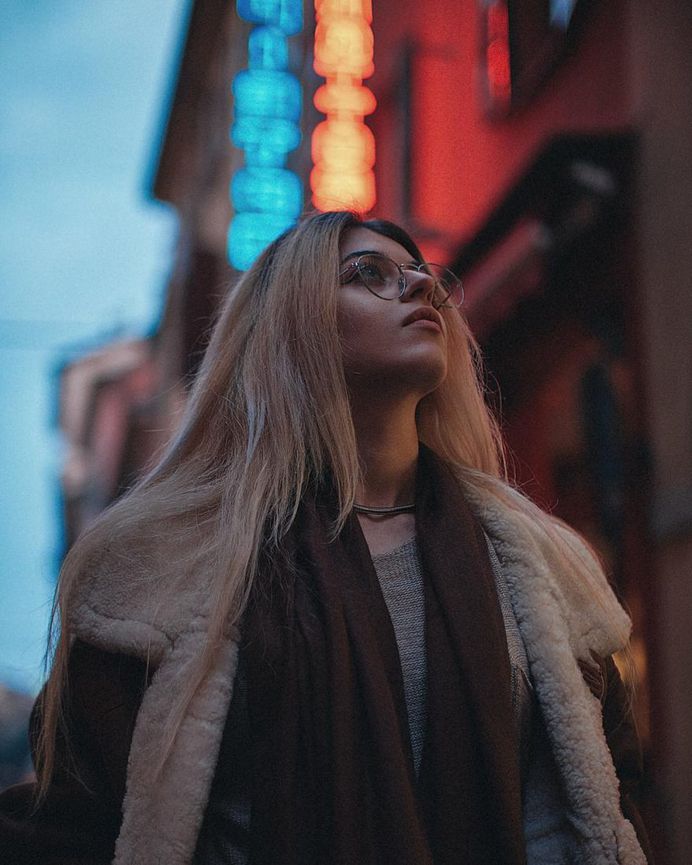 Lifestyle Female Portrait Photography by Alessandro Bondielli