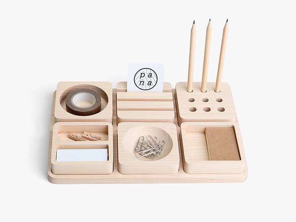 Tofu is a minimalist design created by Thailand based designer Pana. This stationary series was designed as a remembrance to that nostalgic #office #wood #desk #minimal #tray