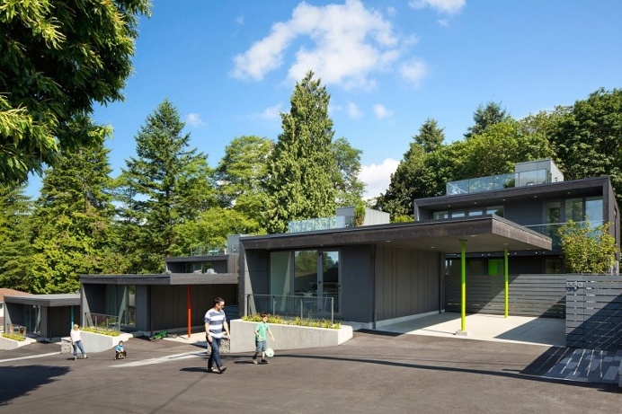 Set of three houses
